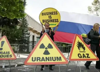 Macron Statue Protest Heats Up Over France’s Russian Energy Imports - Benoit Tessier/Reuters