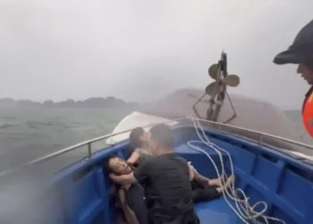 Deadly Storm Capsizes Tour Boat in Ha Long Bay, 38 Dead, 5 Still Missing - QDND via AP