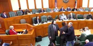 Redistricting chaos in Texas: Democratic candidate ejected over gerrymandering claims - Texas House