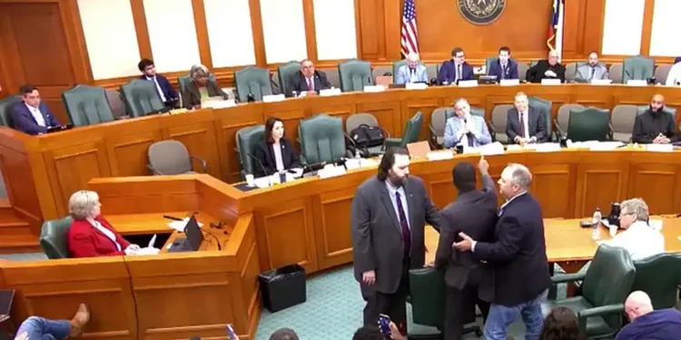 Redistricting chaos in Texas: Democratic candidate ejected over gerrymandering claims - Texas House