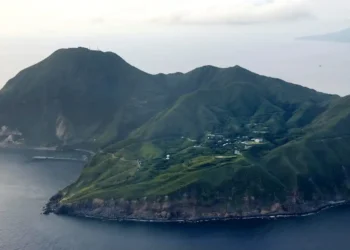 “Endless Shaking”: Earthquake Swarm Leaves Japanese Island Nearly Abandoned - Kyodo/Getty Images