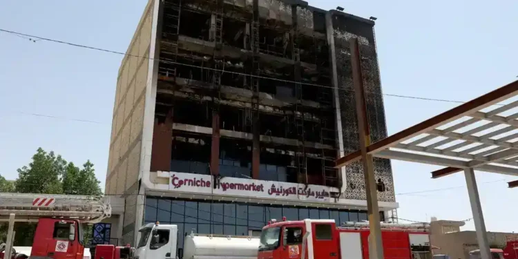 Fire at Al-Kornish Mall in Iraq Kills 61, Injures Dozens in Wasit Province - Ahmed Saad/Reuters