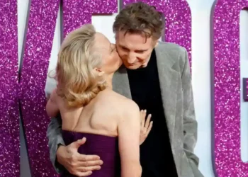 Sweet moment between Pamela Anderson and Liam Neeson charms fans at The Naked Gun premiere - John Phillips/Getty Images