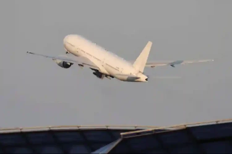 Moscow-Pyongyang Commercial Flights Mark New Chapter in Russia-North Korea Relations - CNN/AP