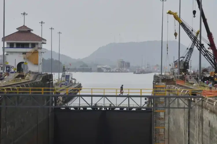 Geopolitical concerns grow as CK Hutchison reconsiders Panama Canal port sale - AP Photo/Matias Delacroix, File