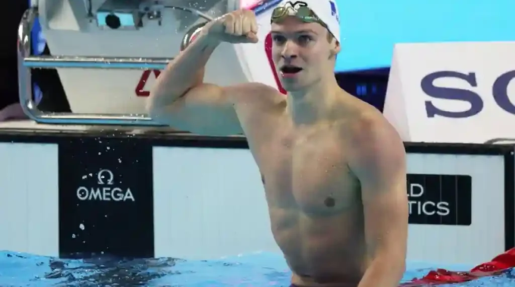 Léon Marchand Sets New 200m IM World Record, Beats Lochte’s 2011 Mark by 1.3 Seconds - Hollie Adams/Reuters