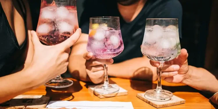 Room-Temperature Shock: Why European Drinks Leave Americans Frozen in Surprise - bobakphoto/iStockphoto/Getty Images