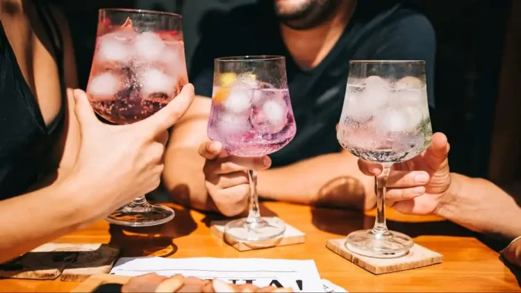 Room-Temperature Shock: Why European Drinks Leave Americans Frozen in Surprise - bobakphoto/iStockphoto/Getty Images