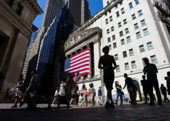 S&P 500 breaks records, but trade war tensions could shake markets - Michael Nagle/Bloomberg/Getty Images