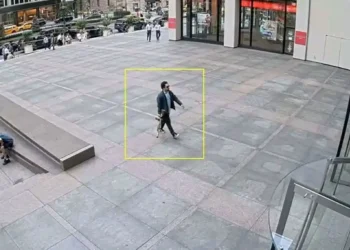 Gunman opens fire in Midtown NYC skyscraper, kills police officer and 3 others - Obtained by CNN