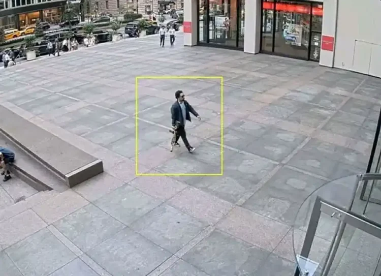 Gunman opens fire in Midtown NYC skyscraper, kills police officer and 3 others - Obtained by CNN