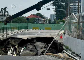 After heroic rescue, spotlight returns to migrant worker conditions in Singapore - PUB/BBC