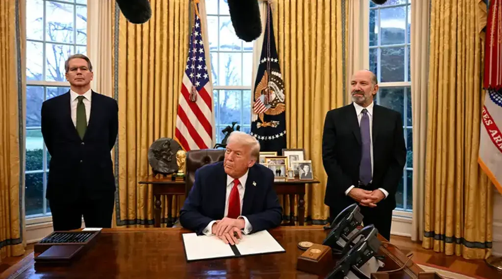 Legal Battle Over Trump’s Tariff Authority Advances Toward Supreme Court - Jim Watson/AFP via Getty Images