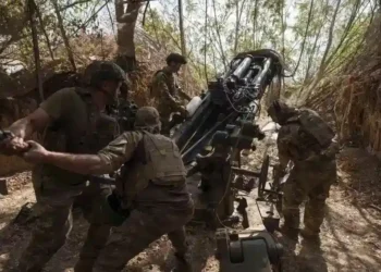 Ukraine Faces Rising Pressure as Russian Troops Infiltrate Donetsk Frontline Ahead of High-Stakes Summit Between Putin and Trump - AP Photo/Evgeniy Maloletka