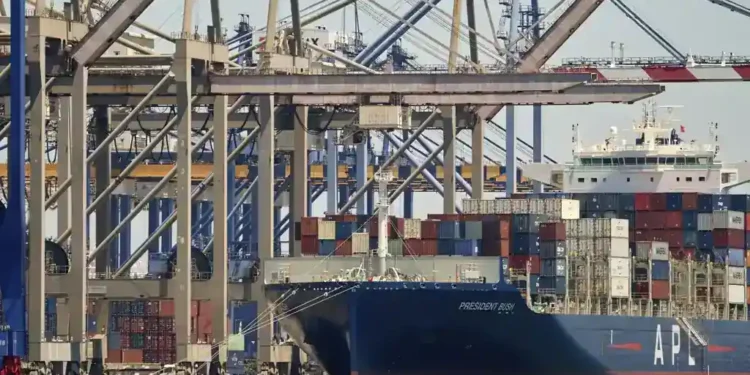 Trump’s Trade War Escalates: Who Wins, Who Loses, and Who Pays the Price - AP Photo/Damian Dovarganes