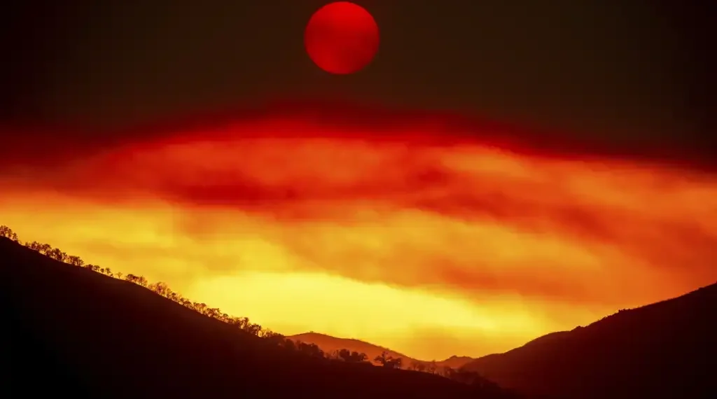 Central California's Gifford Fire Grows Fast, Threatens Homes and Health - AP Photo/Noah Berger