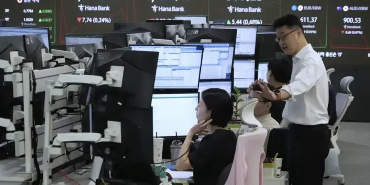 Nikkei Gains on U.S.-Japan Tariff Fix While Asian Markets Show Weakness - AP Photo/Ahh Young-joon