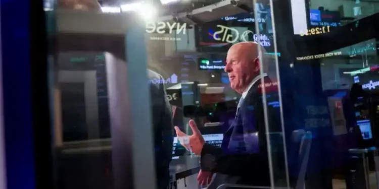 Former President Trump Urges Goldman Sachs CEO to Replace Economist Following Study on Tariff Impacts on Consumers - Michael Nagle/Bloomberg/Getty Images