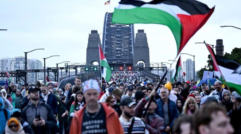 Australia’s Largest Gaza Protest Highlights Growing Pressure on Government - Saeed Khan/AFP/Getty Images