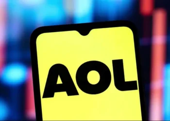 After Decades of Service, AOL Announces Shutdown of Dial-Up Internet on September 30, Reflecting Growing Broadband Adoption Trends - Thomas Fuller/SOPA Images/Shutterstock