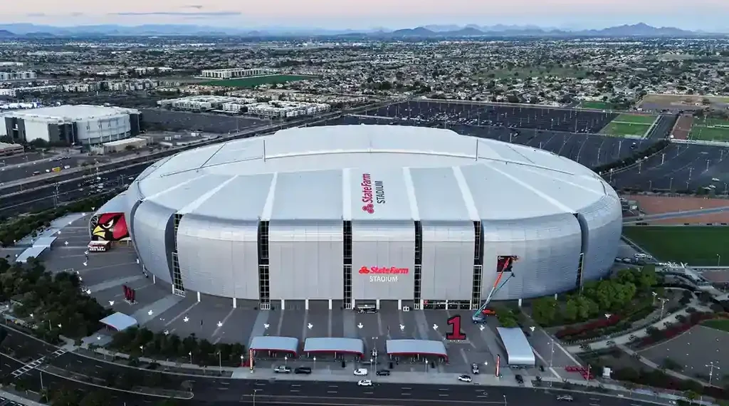 Armed Man Detained at Charlie Kirk Memorial Venue in Arizona as Secret Service Heightens Security Ahead of Event with Trump and JD Vance - Reuters/Cheney Orr
