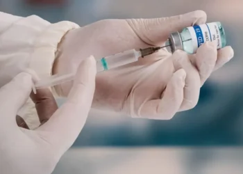 US ACIP Panel No Longer Recommends COVID-19 Vaccine for All Adults, Shifting Policy Toward Individual Medical Consultation - Getty Images