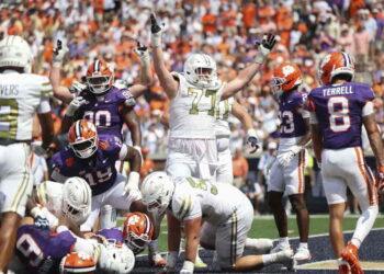 College Football Week 3: Georgia Survives Tennessee, Clemson Stunned, and Notre Dame Upset as AP Top 25 Rankings Face Major Shifts - AP Photo/Colin Hubbard