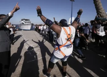 Egyptian Strongman Ashraf Mahrous Pulls 700-Ton Ship With His Teeth in Hurghada World Record Attempt - AP Photo/Amr Nabil