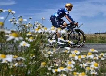 Cycling linked to 22% lower Alzheimer’s risk, study shows, reinforcing evidence that active travel supports brain health and reduces dementia risk. - Marco Bertorello/AFP/Getty Images