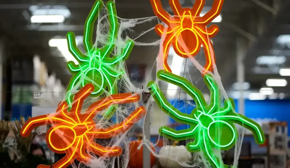 Smart Tech Tips to Keep Kids Safe This Halloween - AP Photo/Charlie Riedel