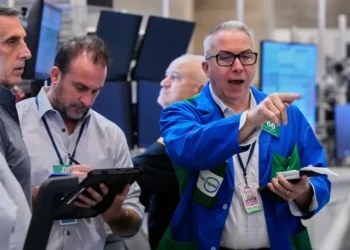 Wall Street Steadies as Oil Stocks Rise and Tech Shares Slip - AP Photo/Richard Drew