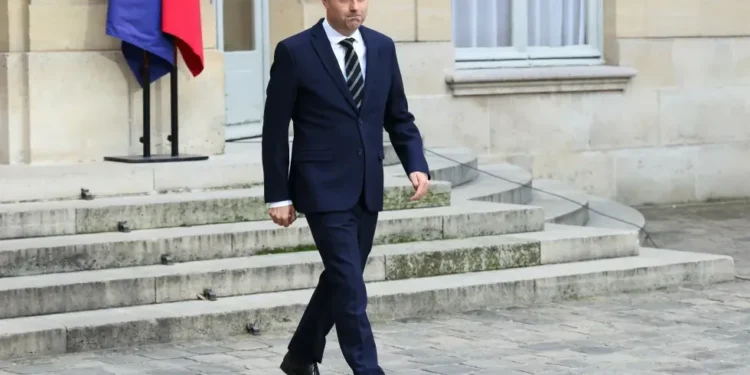 Macron Faces Political Crisis After Lecornu’s Sudden Resignation - Alain Jocard, Pool Photo via AP