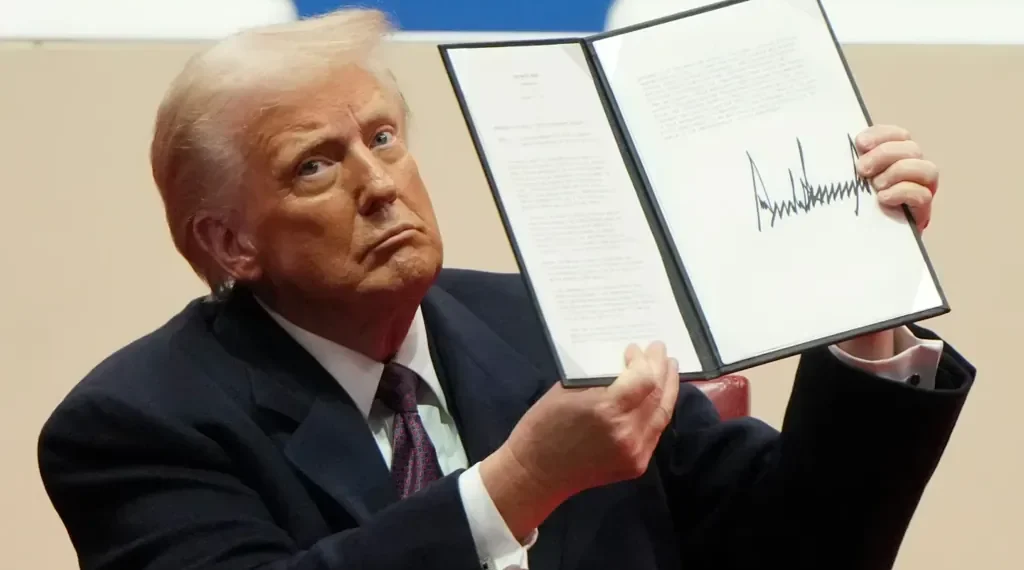 Judge Blocks Trump Administration’s New Limits on Teen Pregnancy Programs - AP Photo/Matt Rourke, File