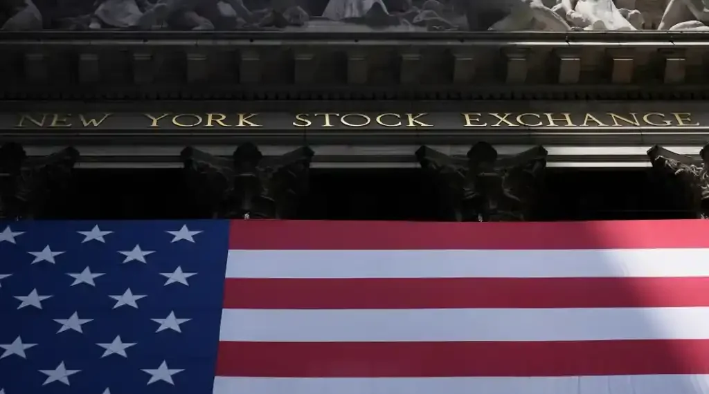 Wall Street Wraps Week With Record Highs as Investors Bet on AI and Energy; Nasdaq Dips Amid Sector Losses and Market Caution - AP Photo/Seth Wenig, file