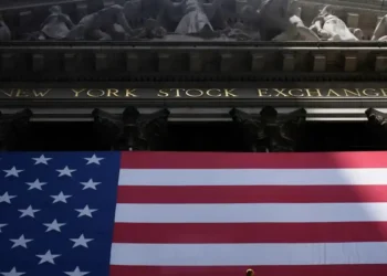 Wall Street Wraps Week With Record Highs as Investors Bet on AI and Energy; Nasdaq Dips Amid Sector Losses and Market Caution - AP Photo/Seth Wenig, file