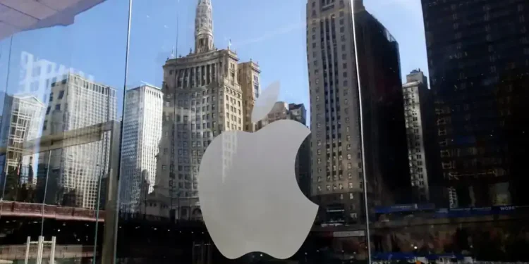 Apple and Google Remove ICE-Tracking Apps After Federal Pressure, Sparking Debate on Free Speech and Tech Accountability - AP Photo/Kiichiro Sato, File