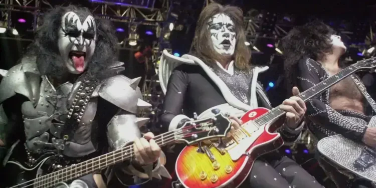 Ace Frehley, Kiss Guitarist and Founding Member, Dies at 74 - AP Photo/ Paul Warmer, File