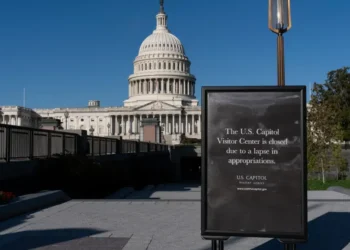 Americans Blame Both Parties for Ongoing U.S. Government Shutdown, Poll Shows - AP Photo/J. Scott Applewhite