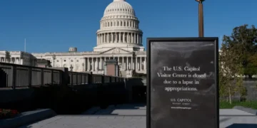 Americans Blame Both Parties for Ongoing U.S. Government Shutdown, Poll Shows - AP Photo/J. Scott Applewhite