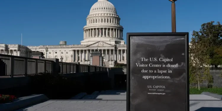 Americans Blame Both Parties for Ongoing U.S. Government Shutdown, Poll Shows - AP Photo/J. Scott Applewhite