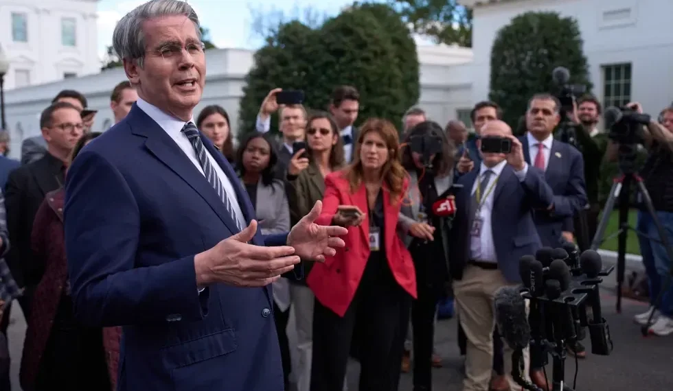 U.S. Debt Tops $38 Trillion as Fiscal Gridlock Deepens During Shutdown - AP Photo/Evan Vucci