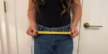 How AI and Tech Are Tackling Fashion’s Global Sizing Crisis - BBC