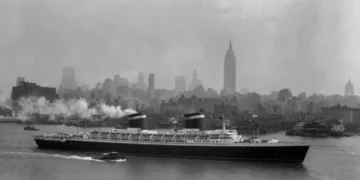 Historic SS United States to Become World’s Largest Artificial Reef Off Florida in 2026 - AP Photo/Jack Harris, File