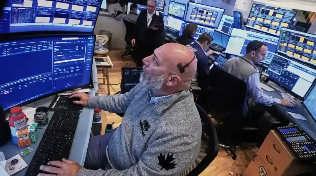 Wall Street Volatility Returns as Tech and Crypto Lead U.S. Stock Declines - AP Photo/Richard Drew