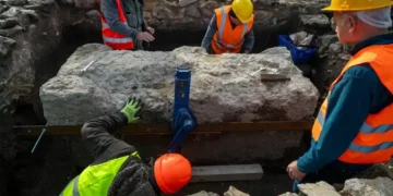 1,700-Year-Old Roman Sarcophagus Unearthed in Budapest’s Óbuda District - Gabor Lakos, Budapest History Museum via AP