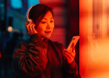 How to Tell if a Song or Artist is AI-Generated | Journos News - Getty Images/BBC