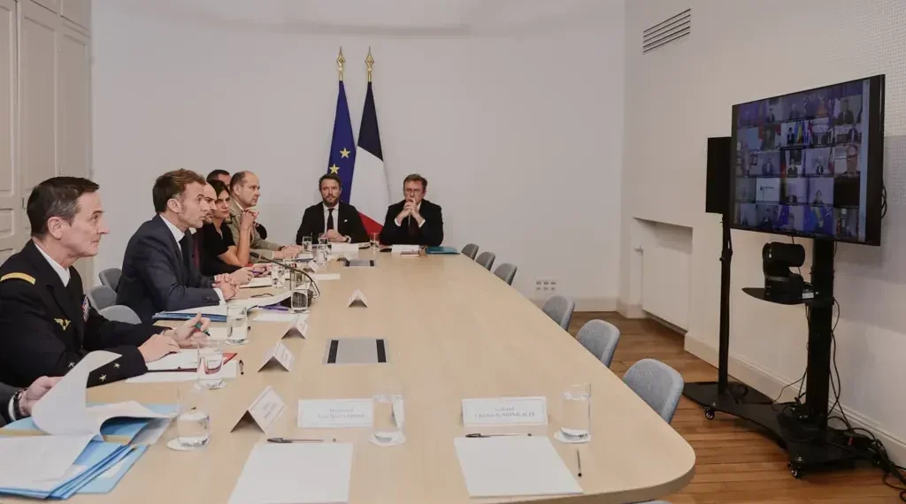 Trump envoys begin Ukraine peace talks amid rising global tension - Teresa Saurez, Pool Photo via AP