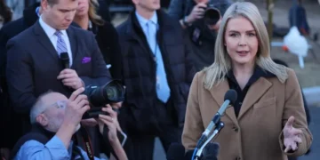 Immigration detainee linked to Karoline Leavitt case in U.S. custody - AP Photo/Evan Vucci