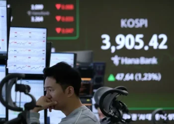 Traders monitor screens as Wall Street winning streak extends - AP Photo/Ahn Young-joon