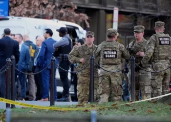 National Guard troops secure area after ambush near White House - AP Photo/Mark Schiefelbein